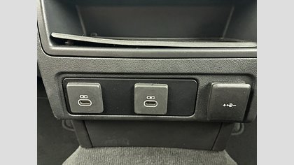 F-Pace 19
