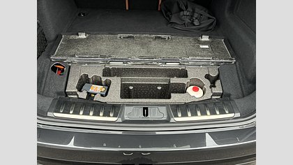 F-Pace 21