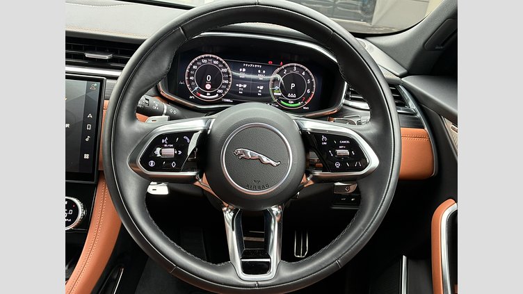 2024 認定中古車 Jaguar F-Pace カルパチアングレイ P400e ガソリン プラグインハイブリッド R-DYNAMIC SE