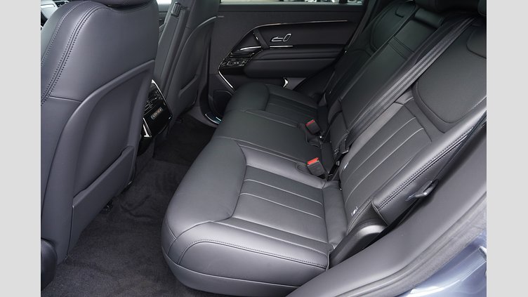 2025 認定中古車 Land Rover Range Rover Sport ヴァレジネブルー D300マイルドハイブリッド スタンダードホイールベース Dynamic SE