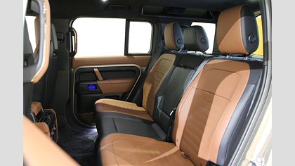 Defender 110 4