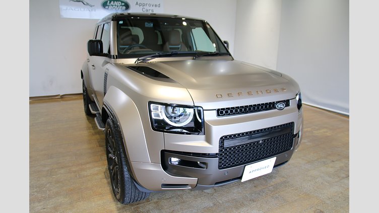 2025 認定中古車 Land Rover Defender 110 ペトラカッパー P635 ガソリンV8マイルドハイブリッド OCTA