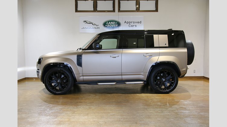 2025 認定中古車 Land Rover Defender 110 ペトラカッパー P635 ガソリンV8マイルドハイブリッド OCTA