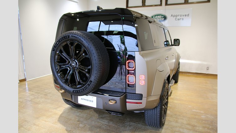 2025 認定中古車 Land Rover Defender 110 ペトラカッパー P635 ガソリンV8マイルドハイブリッド OCTA