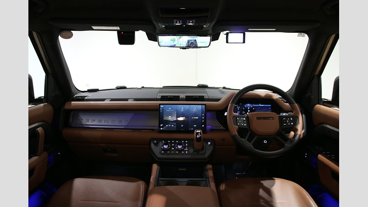 2025 認定中古車 Land Rover Defender 110 ペトラカッパー P635 ガソリンV8マイルドハイブリッド OCTA