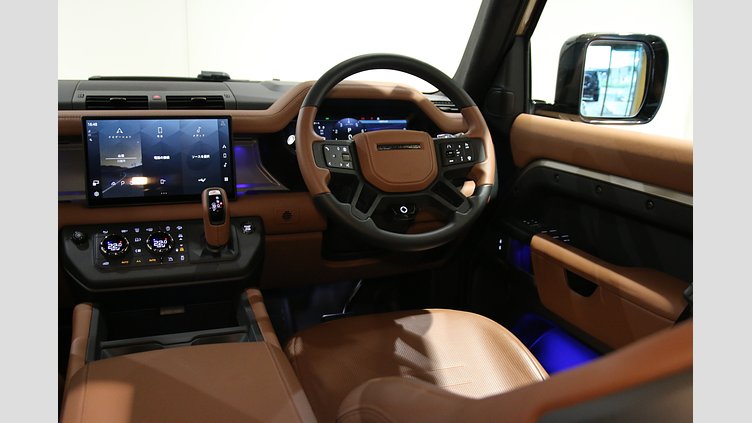 2025 認定中古車 Land Rover Defender 110 ペトラカッパー P635 ガソリンV8マイルドハイブリッド OCTA