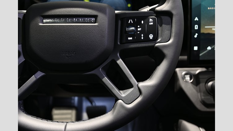 2026 Ny Land Rover Defender 110 Santorini Black Bensin Laddhybrid P300e X-Dynamic SE