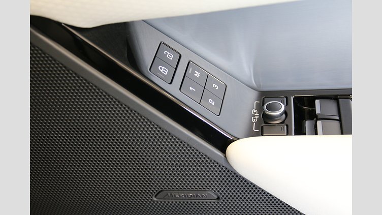 2023 認定中古車 Land Rover Range Rover Velar ハクバシルバー D200 AWD（オートマチック） MHEV R-DYNAMIC S