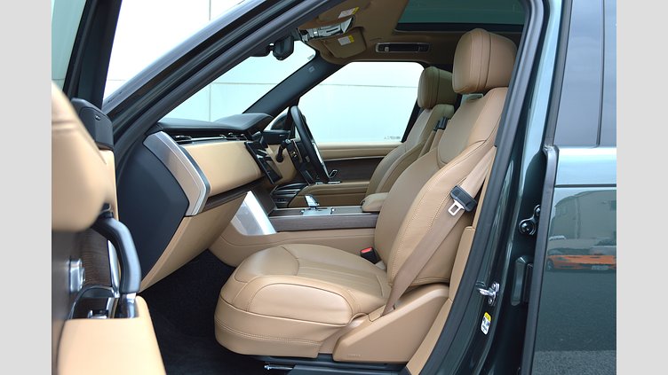 2024 認定中古車 Land Rover Range Rover ベルグレイヴィアグリーン D350 AWD MHEV（AT） スタンダードホイールベース SE