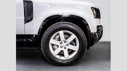 Defender 110 3
