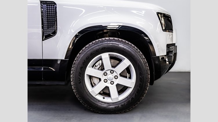 2023 Approved Land Rover Defender 110 Fuji White AWD D300 HSE X-Dynamic