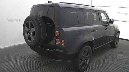 Defender 110 3