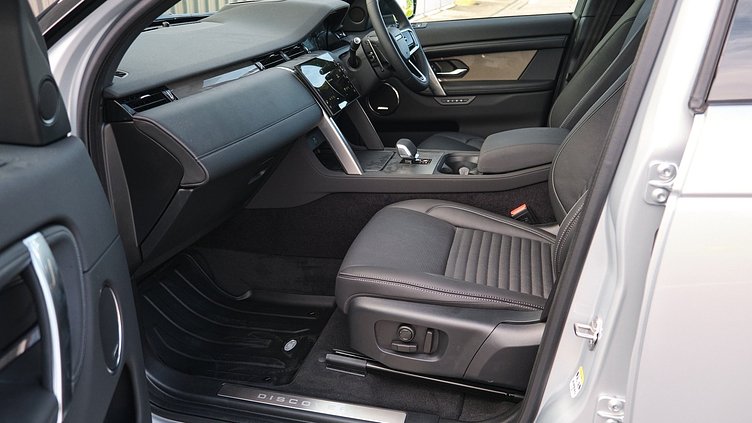 2026 Approved Land Rover Discovery Sport Hakuba Silver P250 Dynamic SE