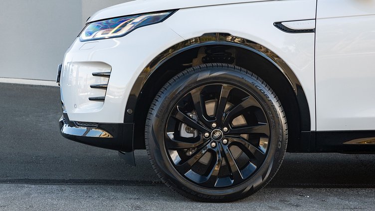 2025 Approved Land Rover Discovery Sport Ostuni Pearl White P250 Dynamic SE