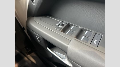 Defender 110 49