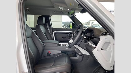 Defender 110 37