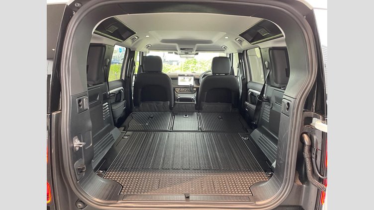 2025 認定中古車 Land Rover Defender 110 フジホワイト D350 ディーゼルマイルドハイブリッド S
