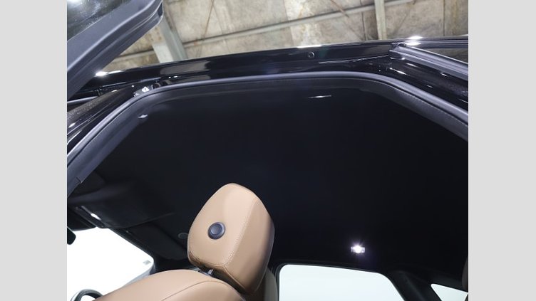 2021 認定中古車 Jaguar E-Pace Santorini Black 2.0 AJ20 P4M PTA S P200