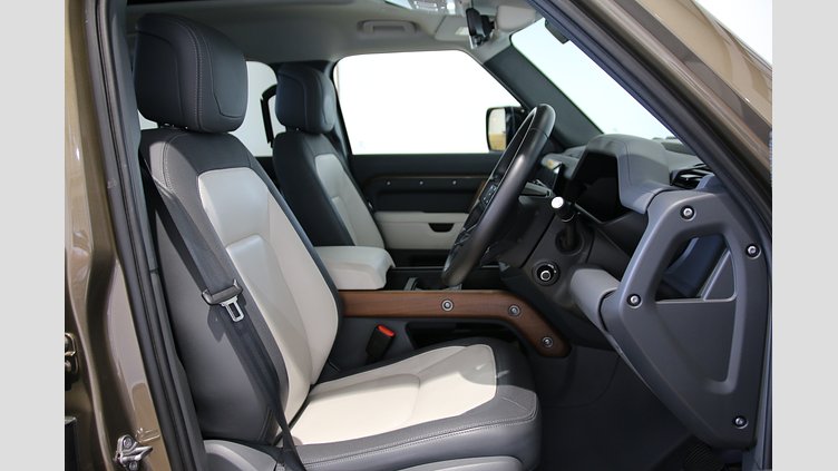 2024 認定中古車 Land Rover Defender 110 ゴンドワナストーン D300 AWD（AT） X-DYNAMIC HSE