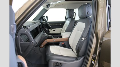 Defender 110 2