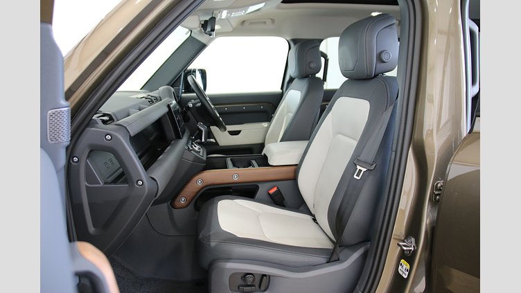 2024 認定中古車 Land Rover Defender 110 ゴンドワナストーン D300 AWD（AT） X-DYNAMIC HSE