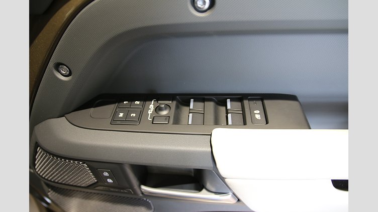 2024 認定中古車 Land Rover Defender 110 ゴンドワナストーン D300 AWD（AT） X-DYNAMIC HSE