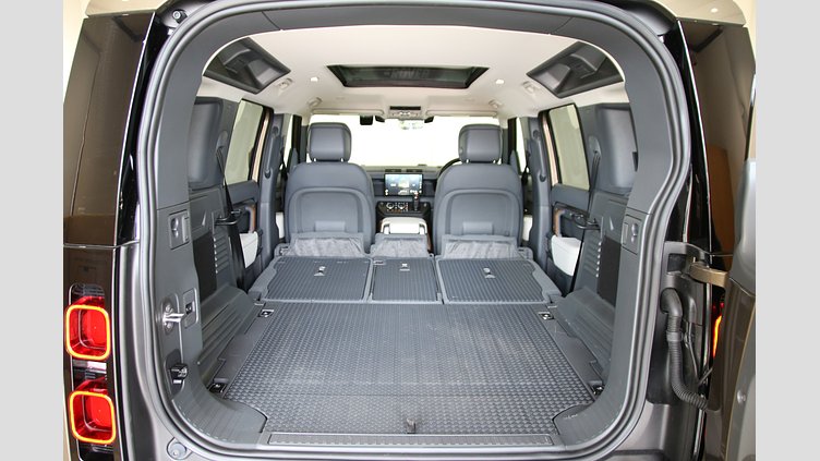 2024 認定中古車 Land Rover Defender 110 ゴンドワナストーン D300 AWD（AT） X-DYNAMIC HSE