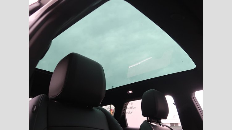 2024 認定中古車 Land Rover Range Rover Evoque フジホワイト プラグインハイブリッド（ガソリン） Standard Wheelbase DYNAMIC HSE