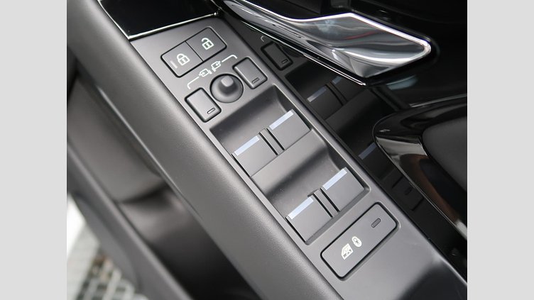 2024 認定中古車 Land Rover Range Rover Evoque フジホワイト プラグインハイブリッド（ガソリン） Standard Wheelbase DYNAMIC HSE