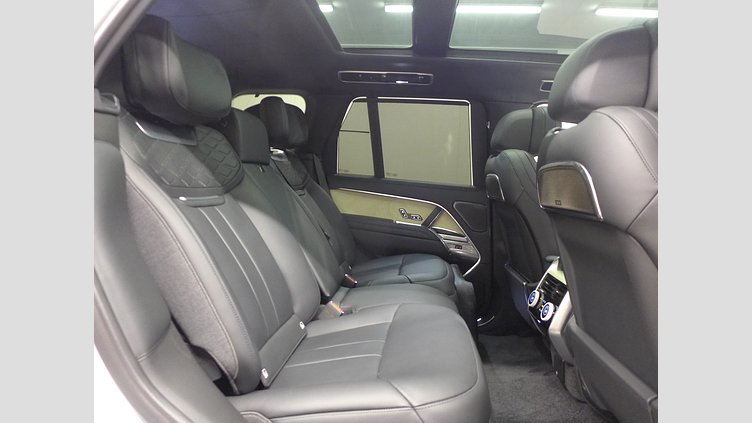 2024 認定中古車 Land Rover Range Rover ハクバシルバー 615 AWD（AT） スタンダードホイールベース SV