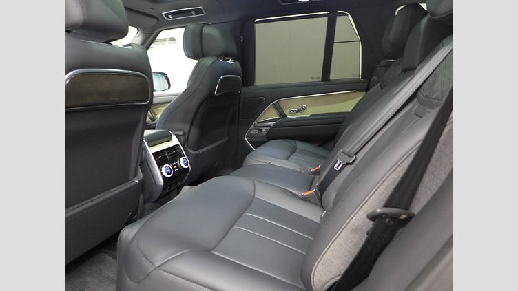 2024 認定中古車 Land Rover Range Rover ハクバシルバー 615 AWD（AT） スタンダードホイールベース SV