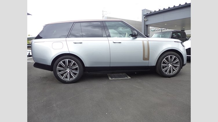 2024 認定中古車 Land Rover Range Rover ハクバシルバー 615 AWD（AT） スタンダードホイールベース SV