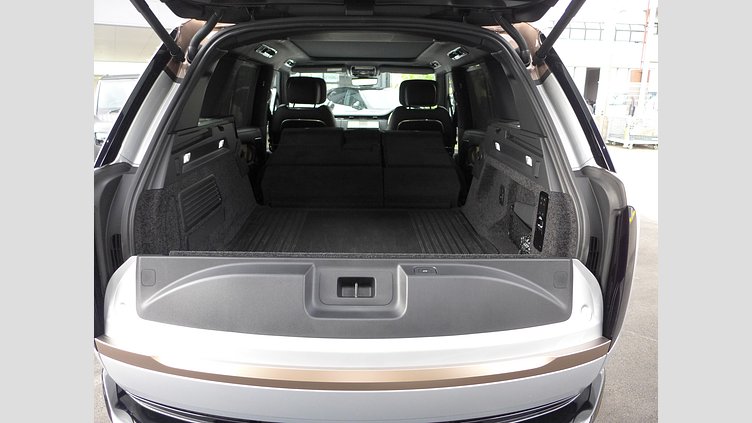 2024 認定中古車 Land Rover Range Rover ハクバシルバー 615 AWD（AT） スタンダードホイールベース SV