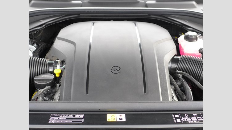 2024 認定中古車 Land Rover Range Rover ハクバシルバー 615 AWD（AT） スタンダードホイールベース SV