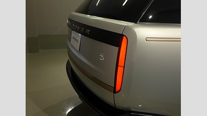 Range Rover 6