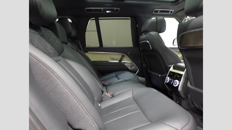 2024 認定中古車 Land Rover Range Rover ハクバシルバー 615 AWD（AT） スタンダードホイールベース SV