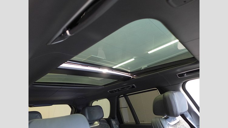 2024 認定中古車 Land Rover Range Rover ハクバシルバー 615 AWD（AT） スタンダードホイールベース SV