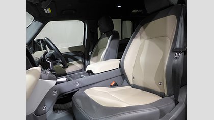 Defender 110 19