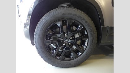 Defender 110 46