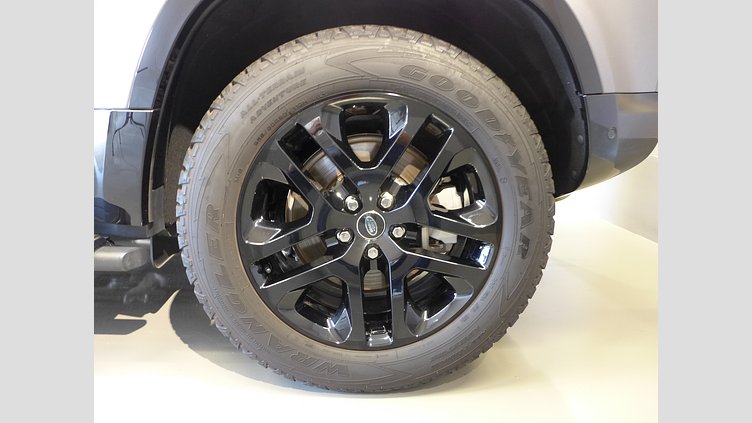 2023 認定中古車 Land Rover Defender 110 アイガーグレイ D300 AWD（AT） X-DYNAMIC SE