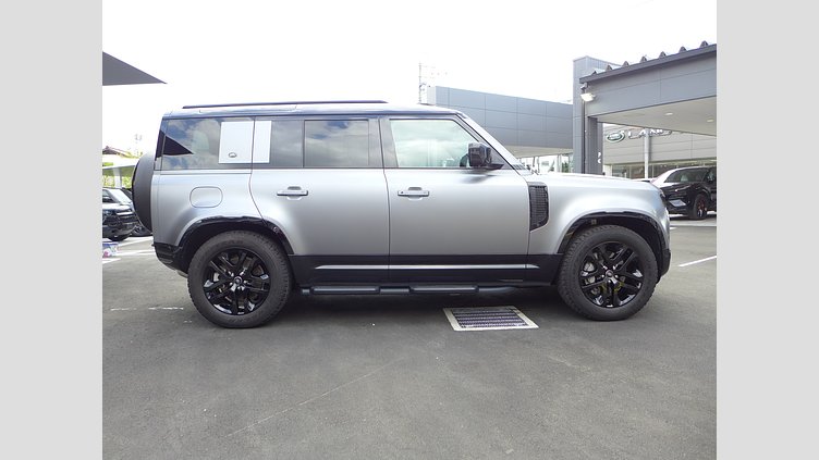 2023 認定中古車 Land Rover Defender 110 アイガーグレイ D300 AWD（AT） X-DYNAMIC SE