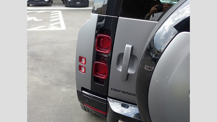 2023 認定中古車 Land Rover Defender 110 アイガーグレイ D300 AWD（AT） X-DYNAMIC SE