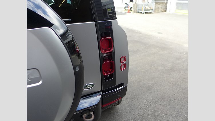 2023 認定中古車 Land Rover Defender 110 アイガーグレイ D300 AWD（AT） X-DYNAMIC SE