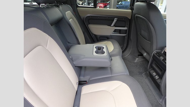 2023 認定中古車 Land Rover Defender 110 アイガーグレイ D300 AWD（AT） X-DYNAMIC SE
