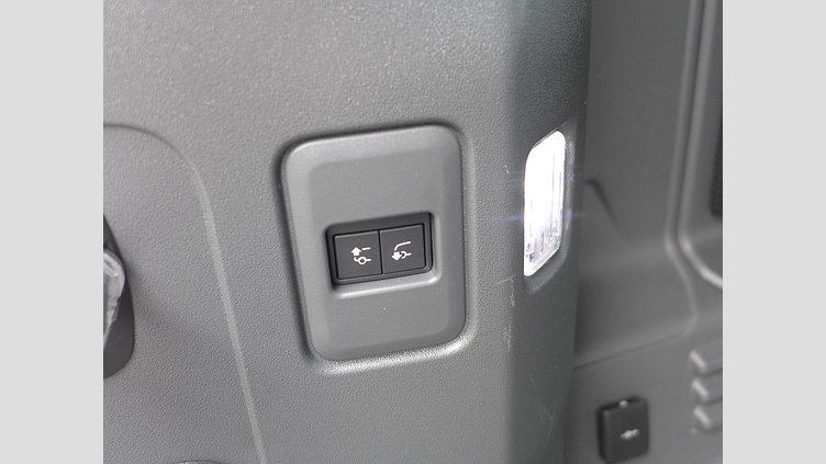2023 認定中古車 Land Rover Defender 110 アイガーグレイ D300 AWD（AT） X-DYNAMIC SE