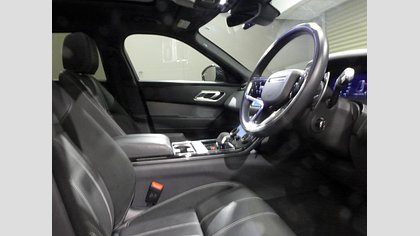 Range Rover Velar 17
