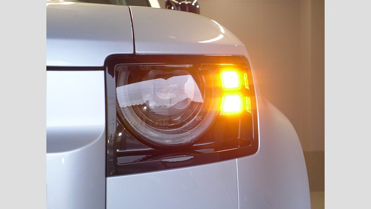 2023 認定中古車 Land Rover Defender 110 ハクバシルバー P300 AWD（AT） S