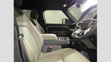 Defender 110 14