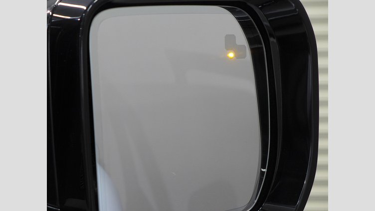 2023 認定中古車 Land Rover Defender 110 ハクバシルバー P300 AWD（AT） S