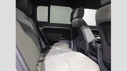 Defender 110 21